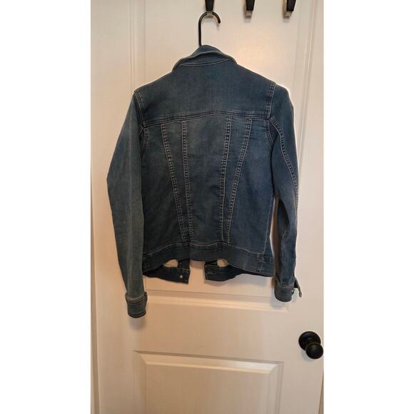 Martha Stewart Women’s XS Medium Wash Denim Jacket Classic Button Front - Picture 3 of 4